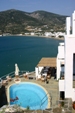 Overview of the pool, Overview of the pool of Niriedes Suites, Platy Yialos, Sifnos